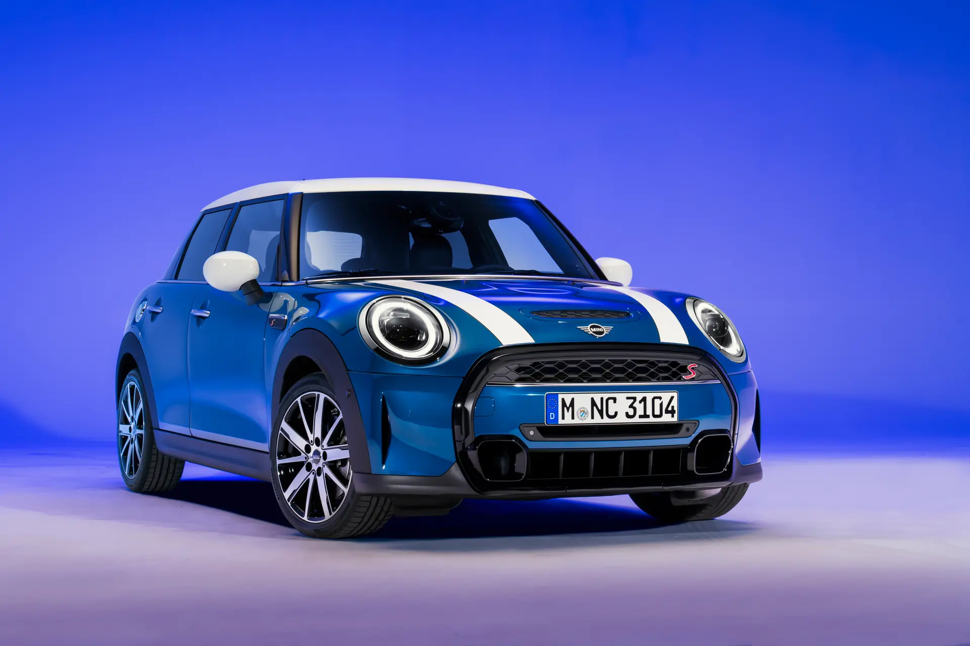 p90411668 highres mini cooper s 5 door
