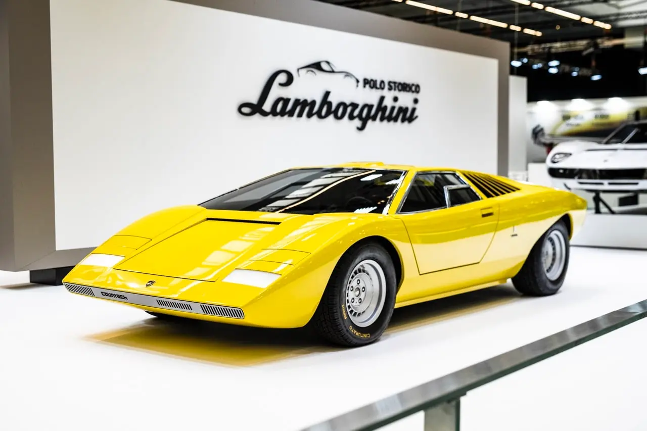 polo storico lamborghini a retromobile paris 2022 3