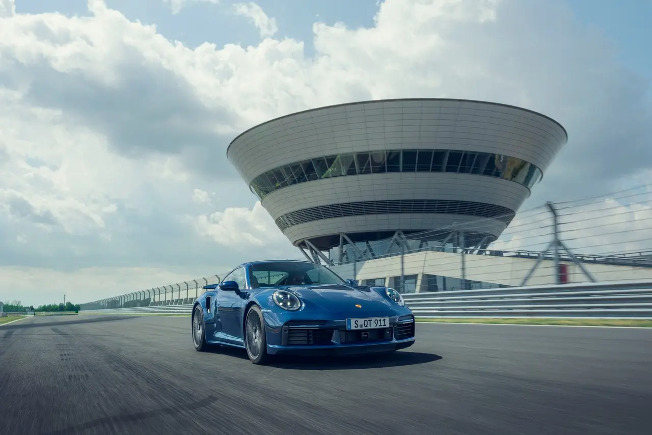 porsche 911 turbo 992