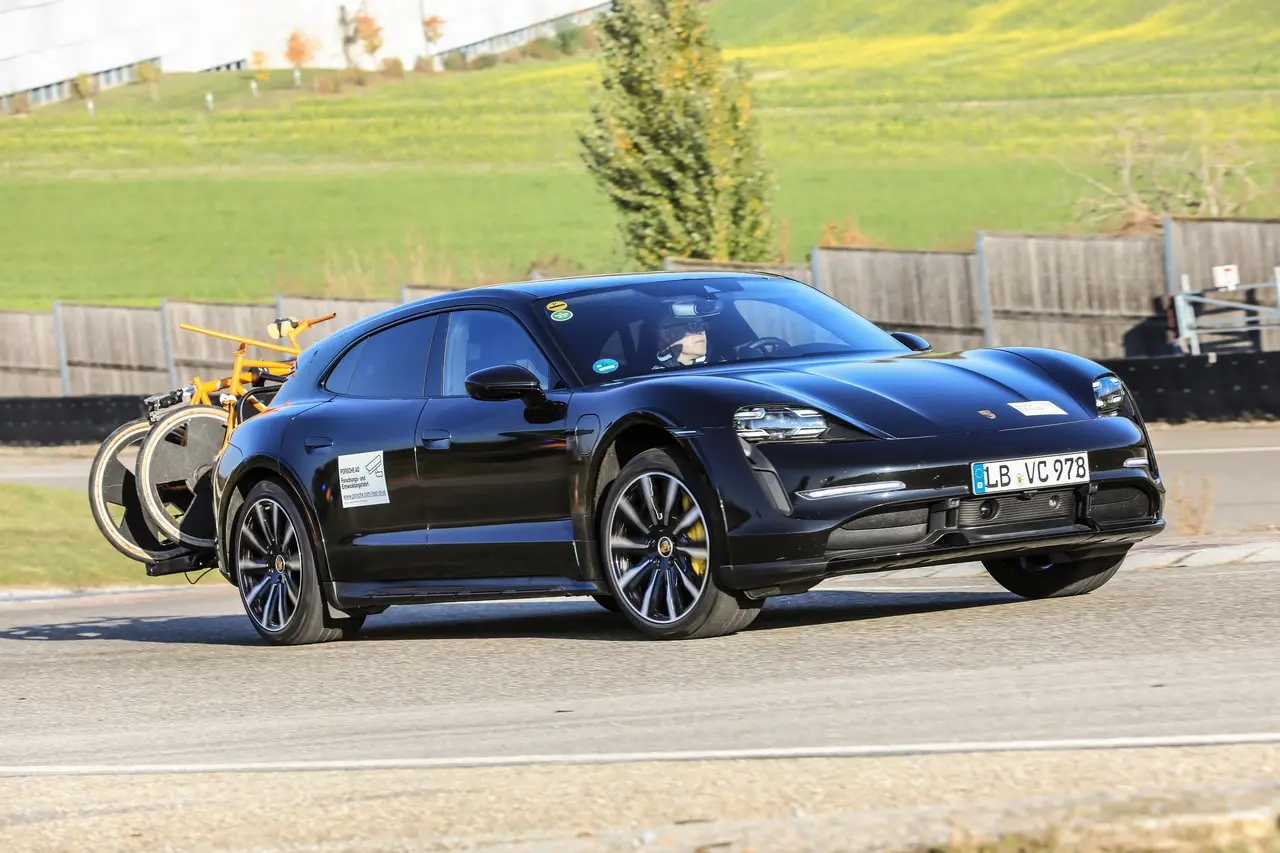 porsche taycan cross turismo