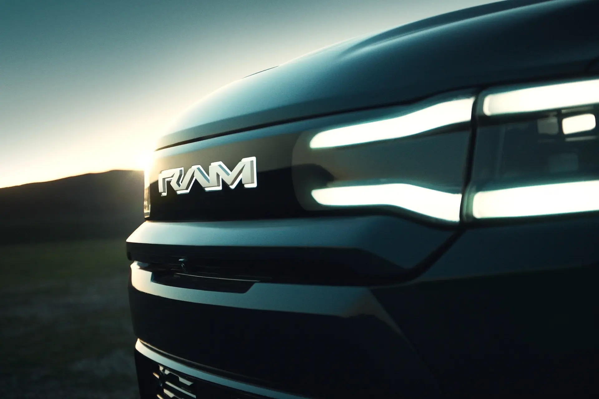 ram 1500 rev logo frontale 1