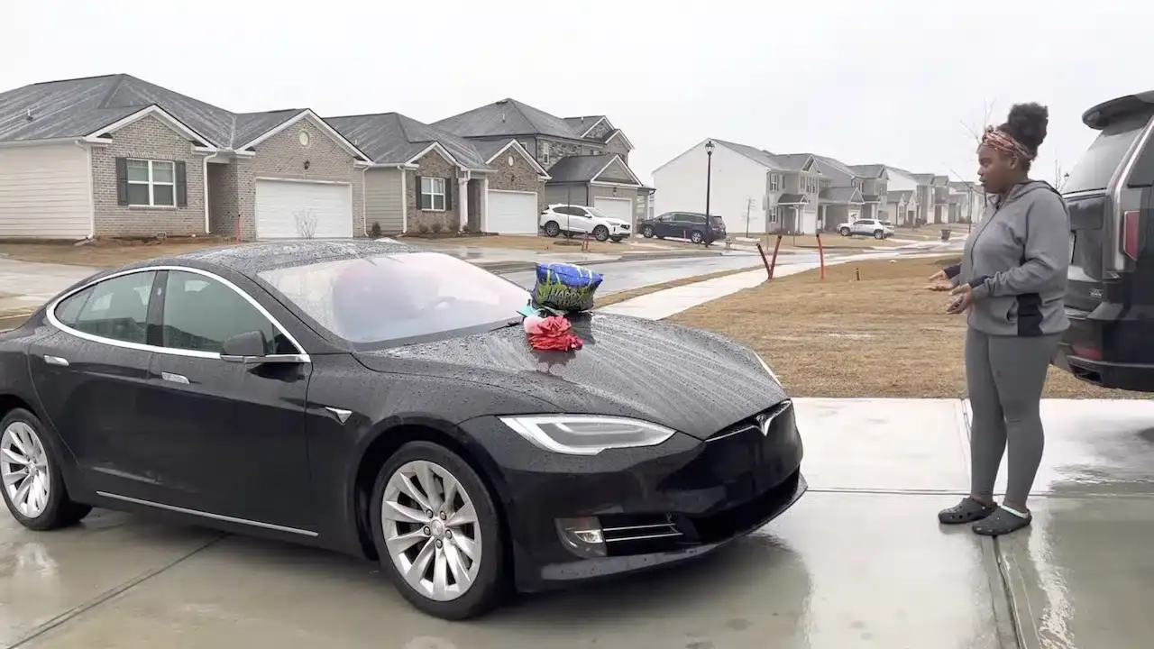 regalo tesla non mi piace mercedes