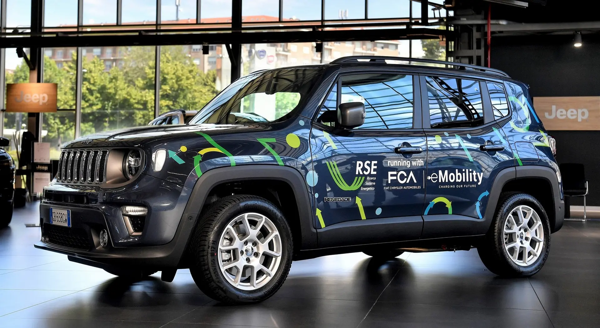 renegade 4xe 01