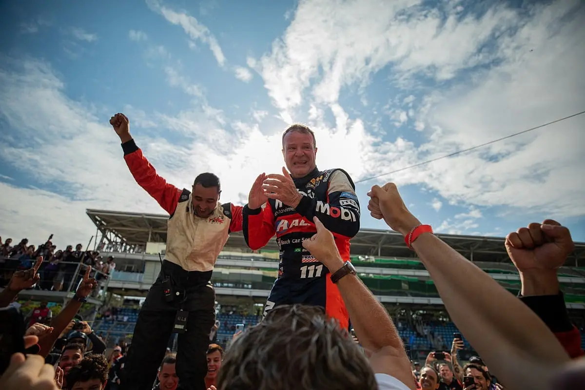 rubens barrichello celebrates