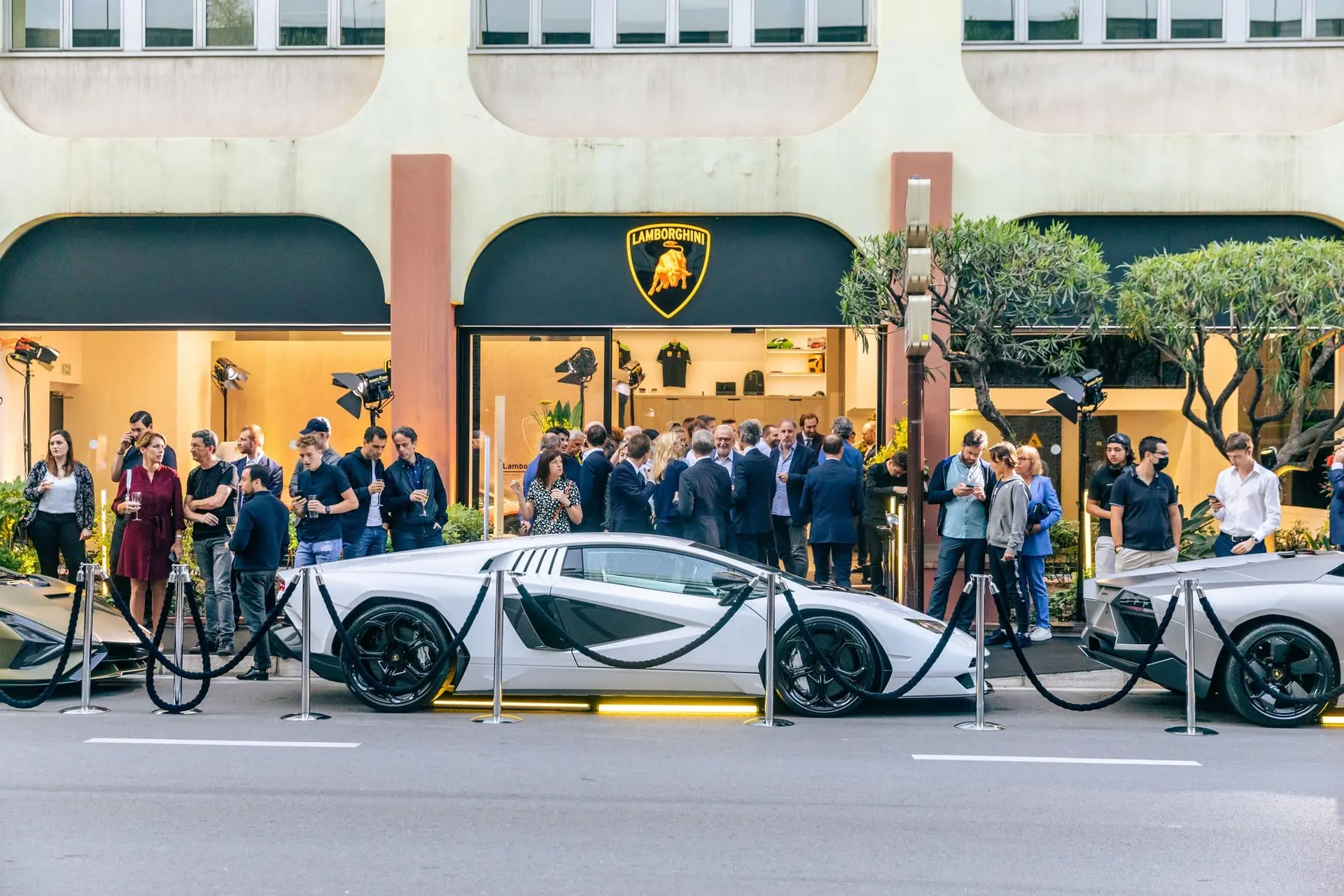 showroom lamborghini montecarlo