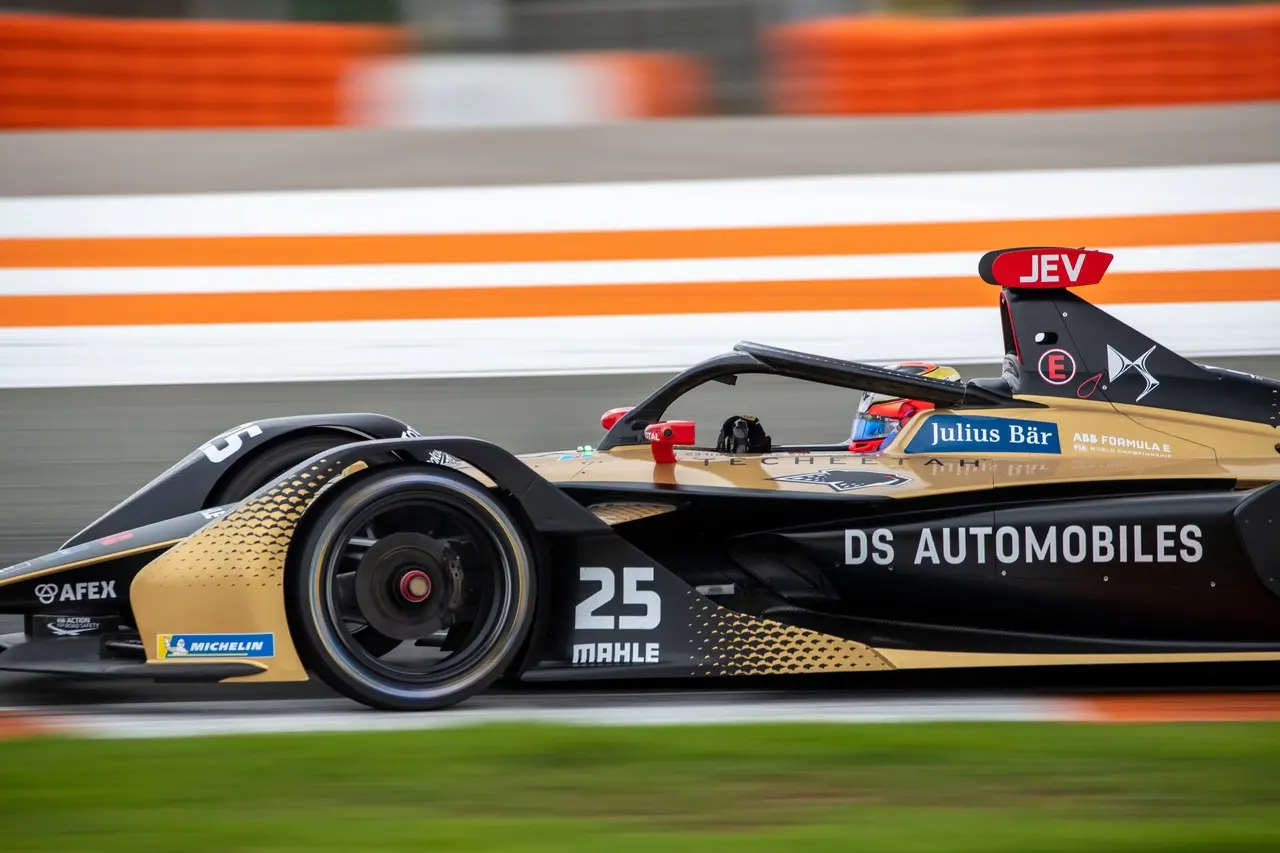 stagione 7 di formula e ds automobiles pronta a difendere il doppio titolo