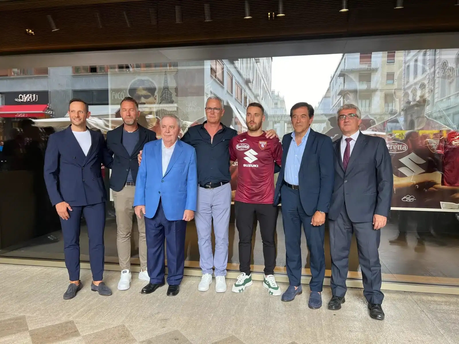 suzuki e torino nuova maglia 2024 25