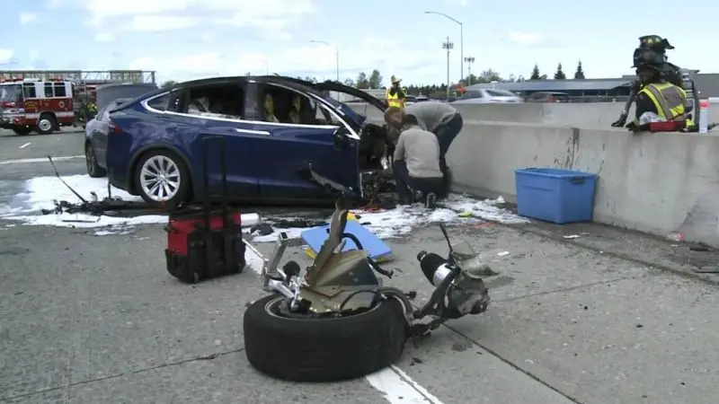tesla incidente usa incendio