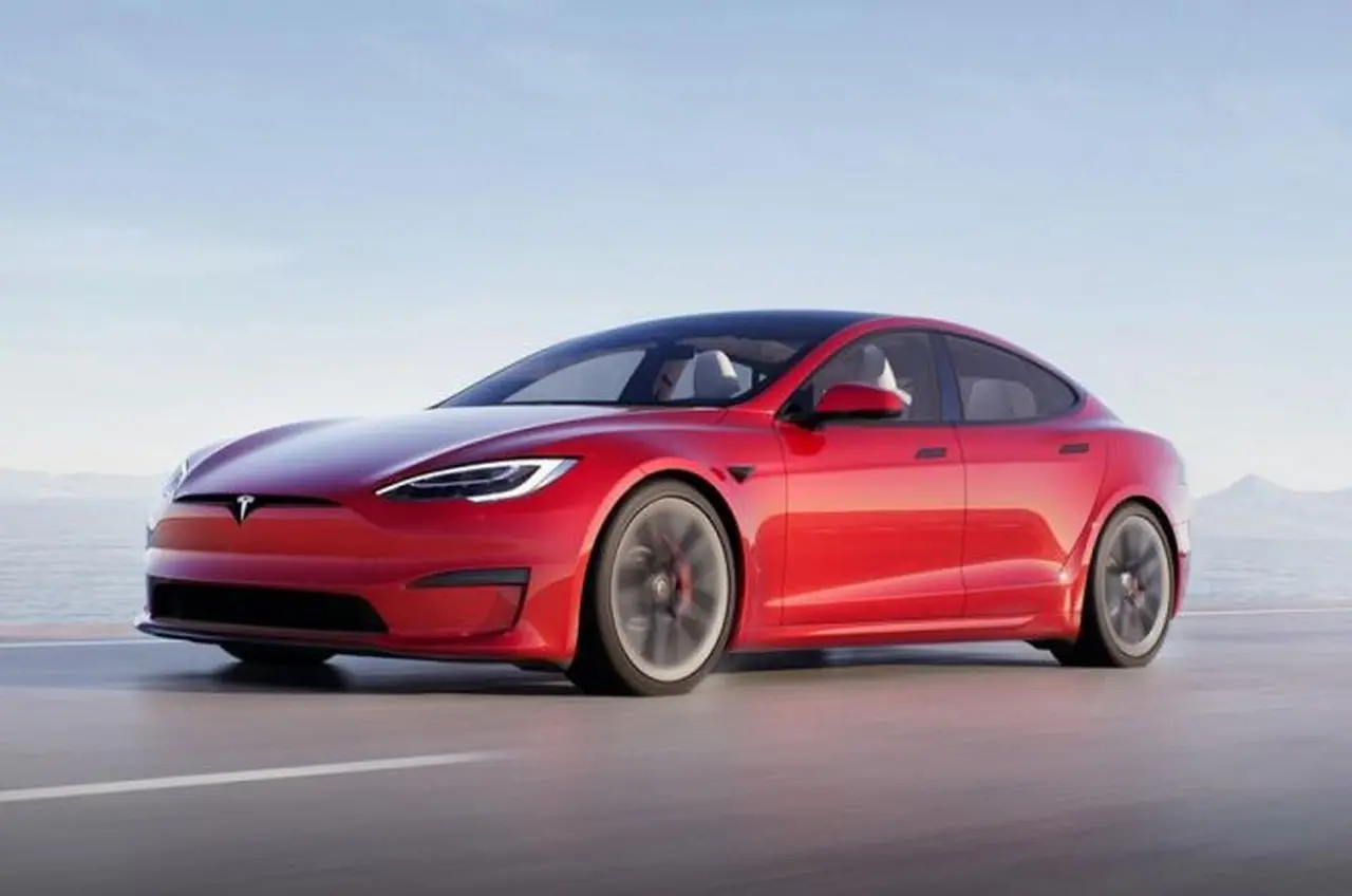 tesla model s 2021 restyling plaid plus 1