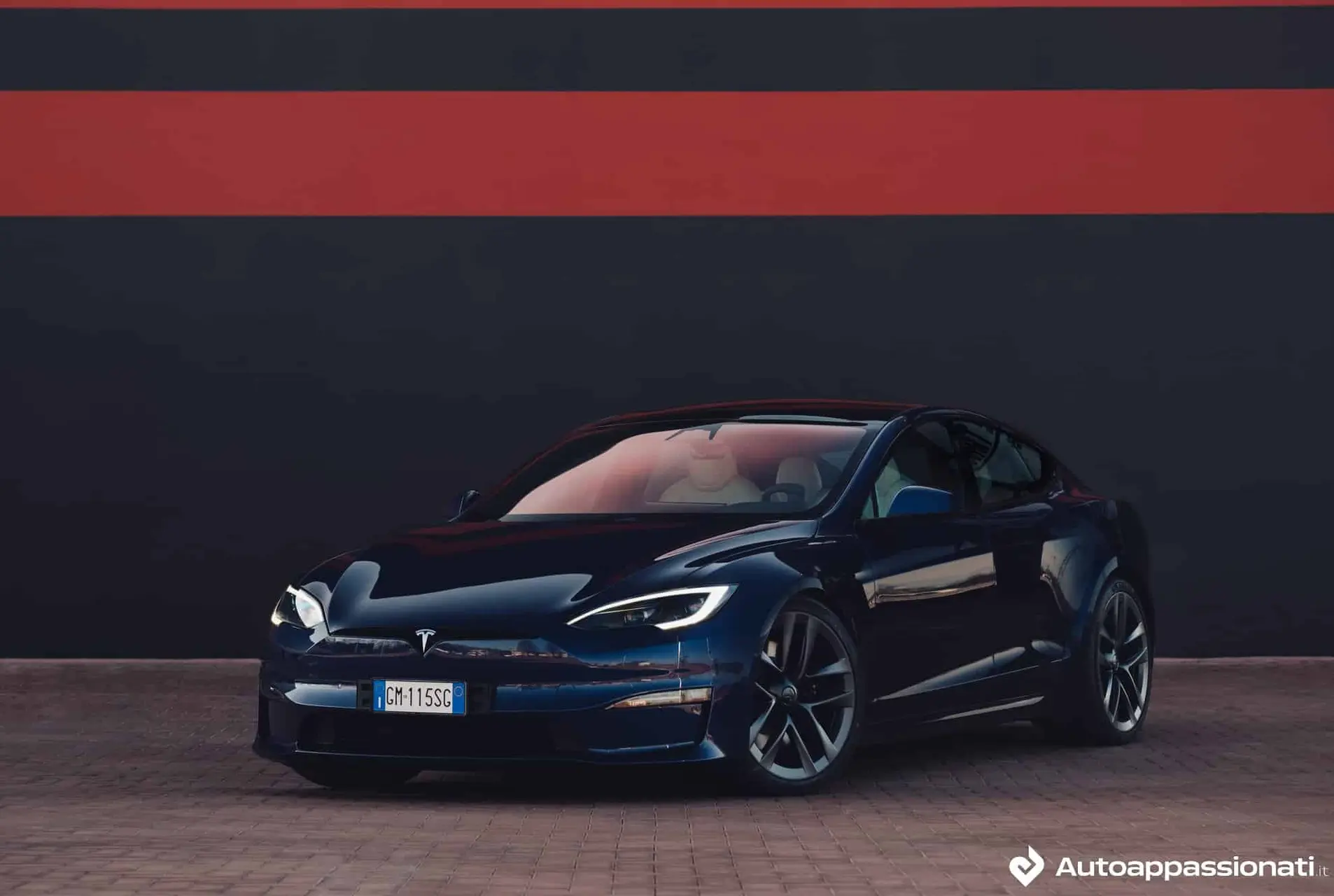 tesla model s plaid 04