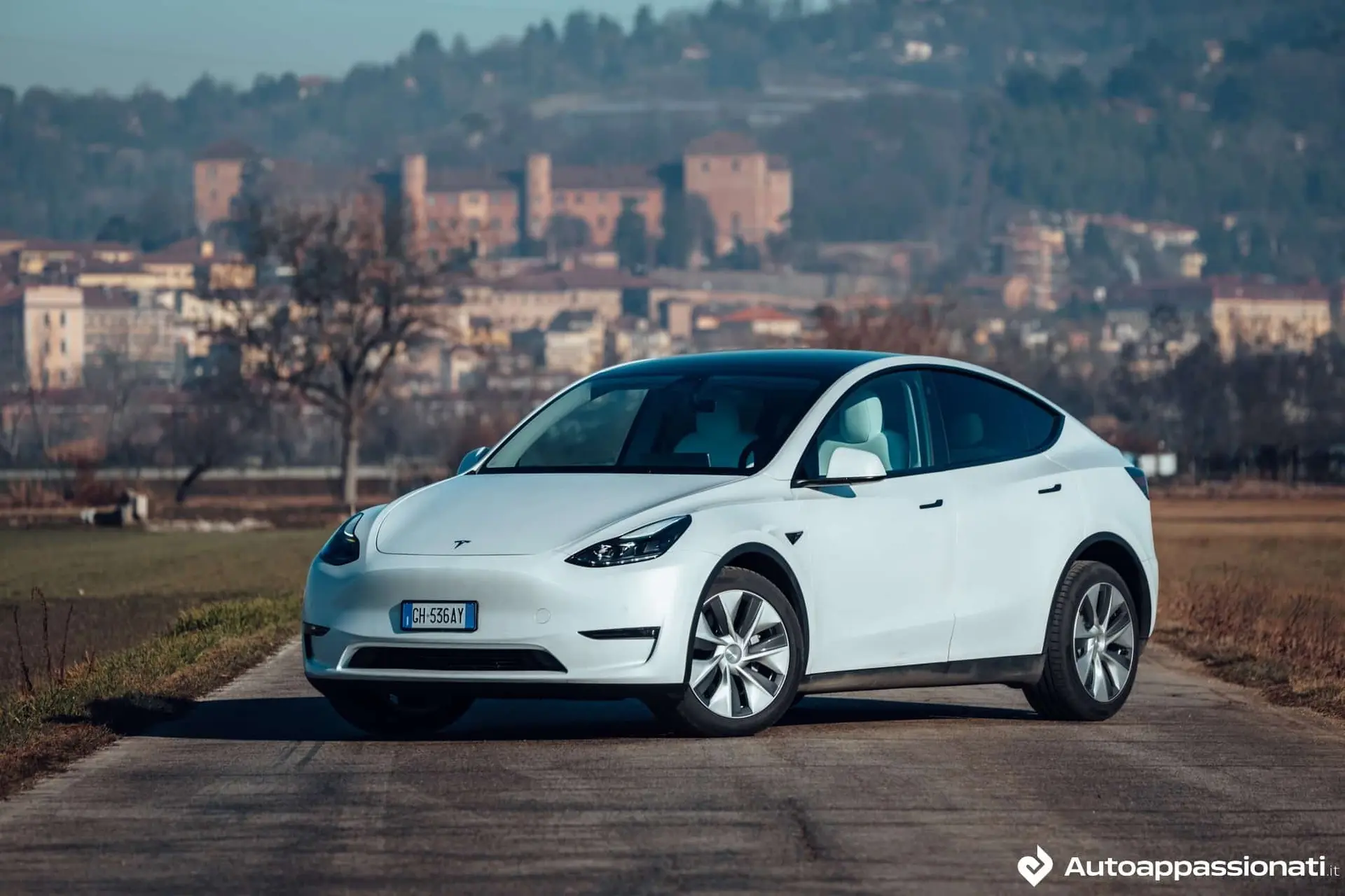 tesla model y 2022 10