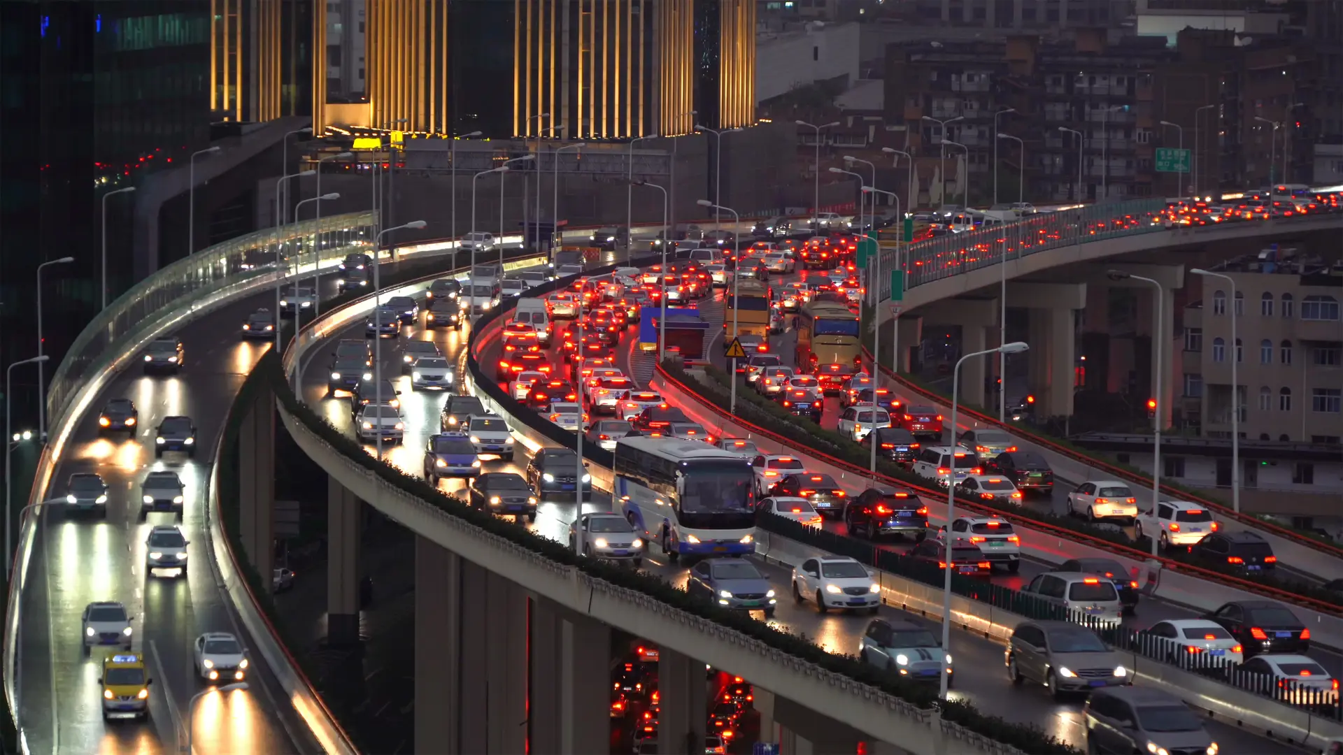 traffico di shanghai robotaxi