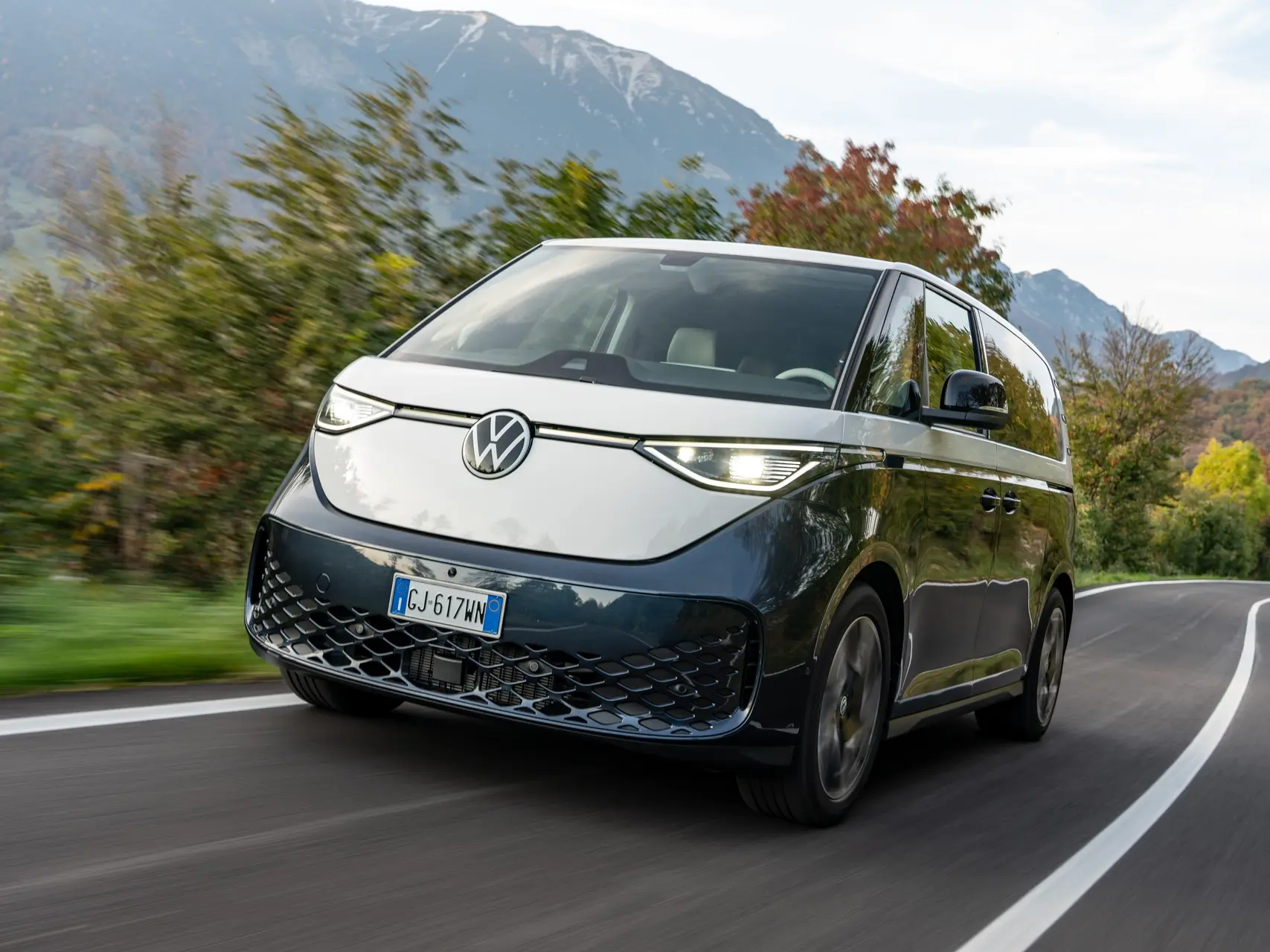 volkswagen idbuzz frontale primo contatto