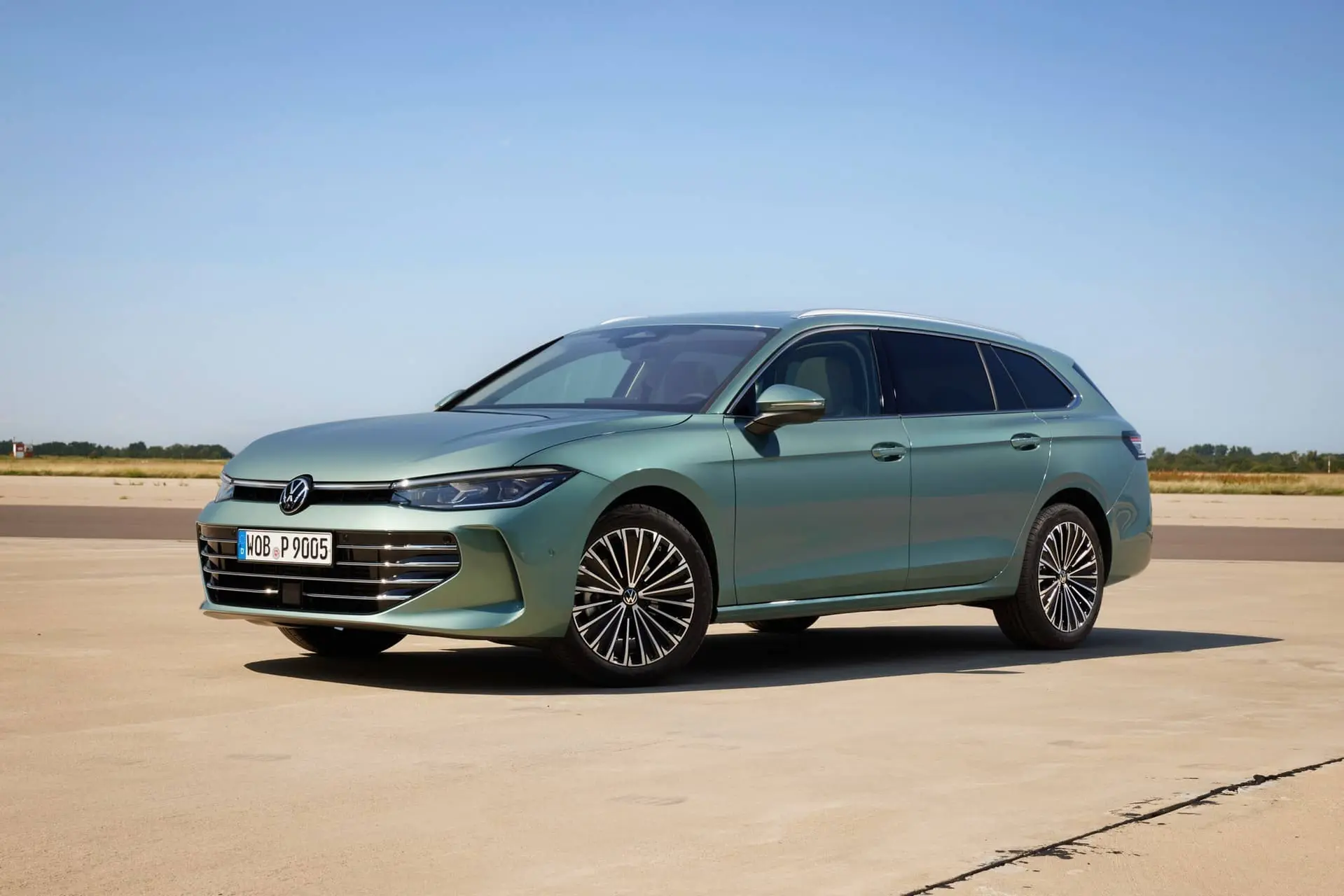 volkswagen passat 2024 02
