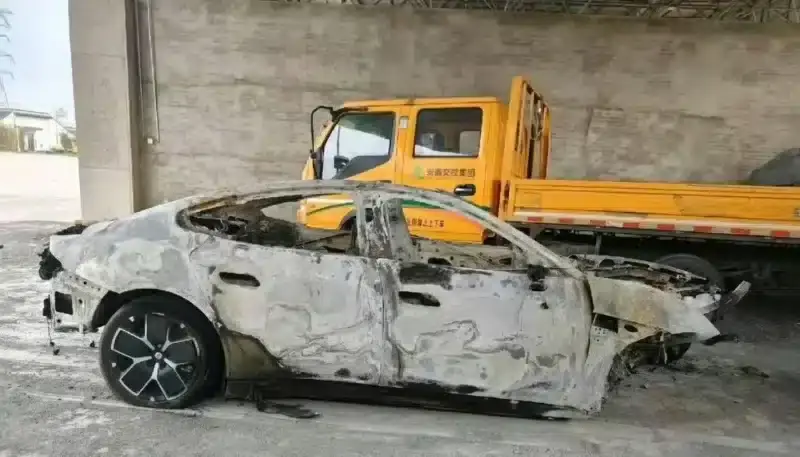 xiaomi su7 crash 2