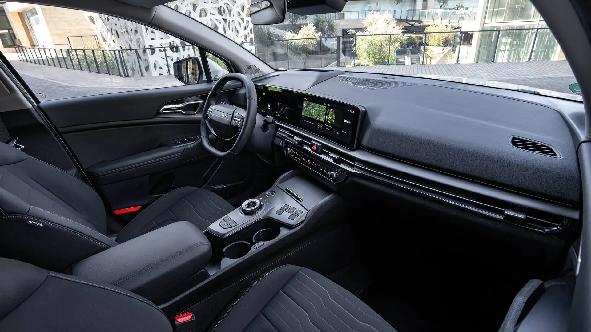 L'abitacolo della Kia Sportage dopo l'aggiornamento del MY2026