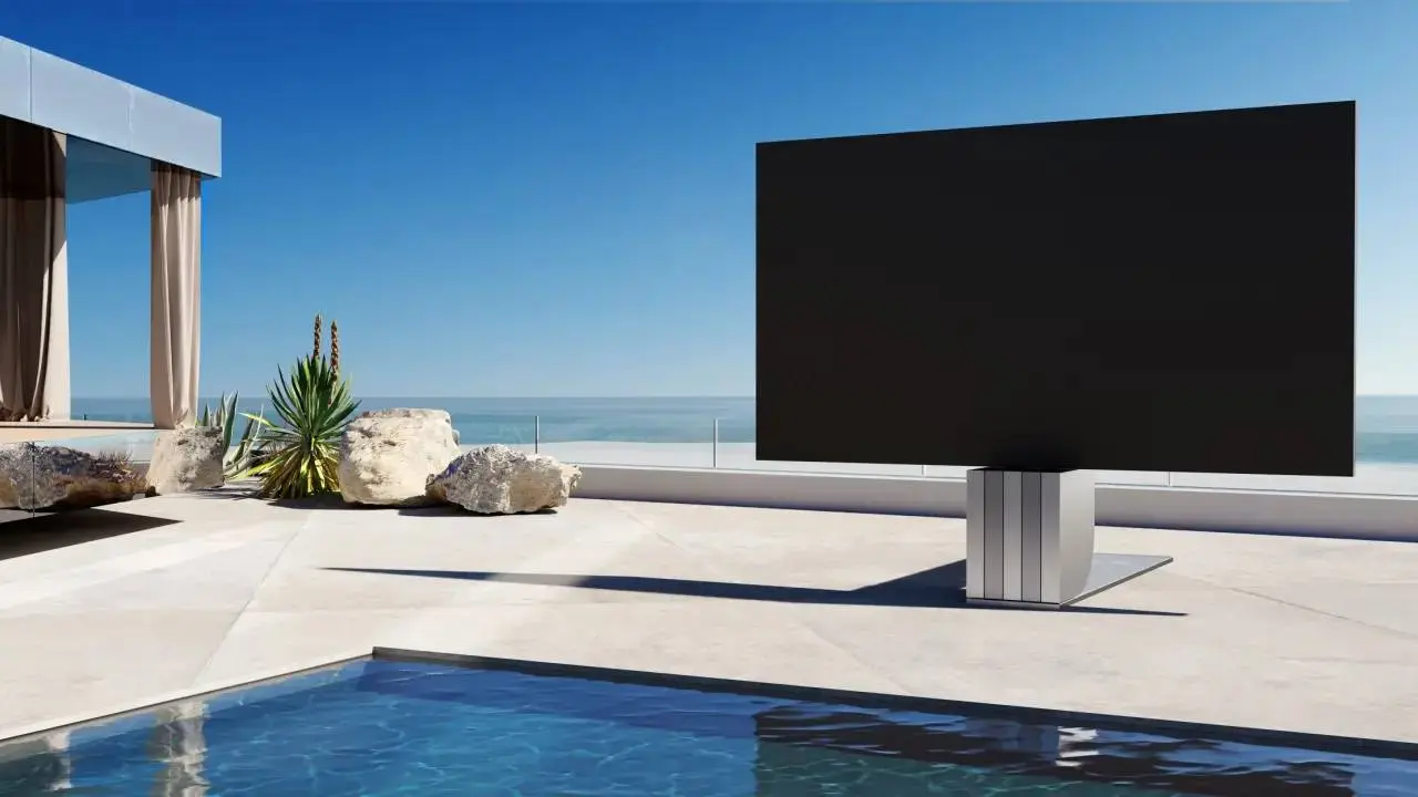 Un render che ritrae la televisione di Porsche all'esterno di un'abitazione, nella zona adiacente alla piscina