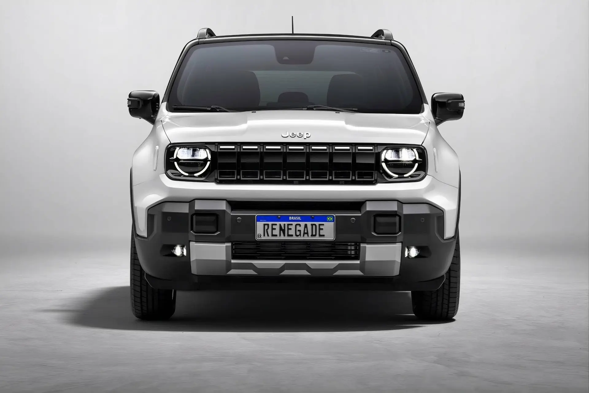 Jeep-Renegade-2026 frontale di colore bianco