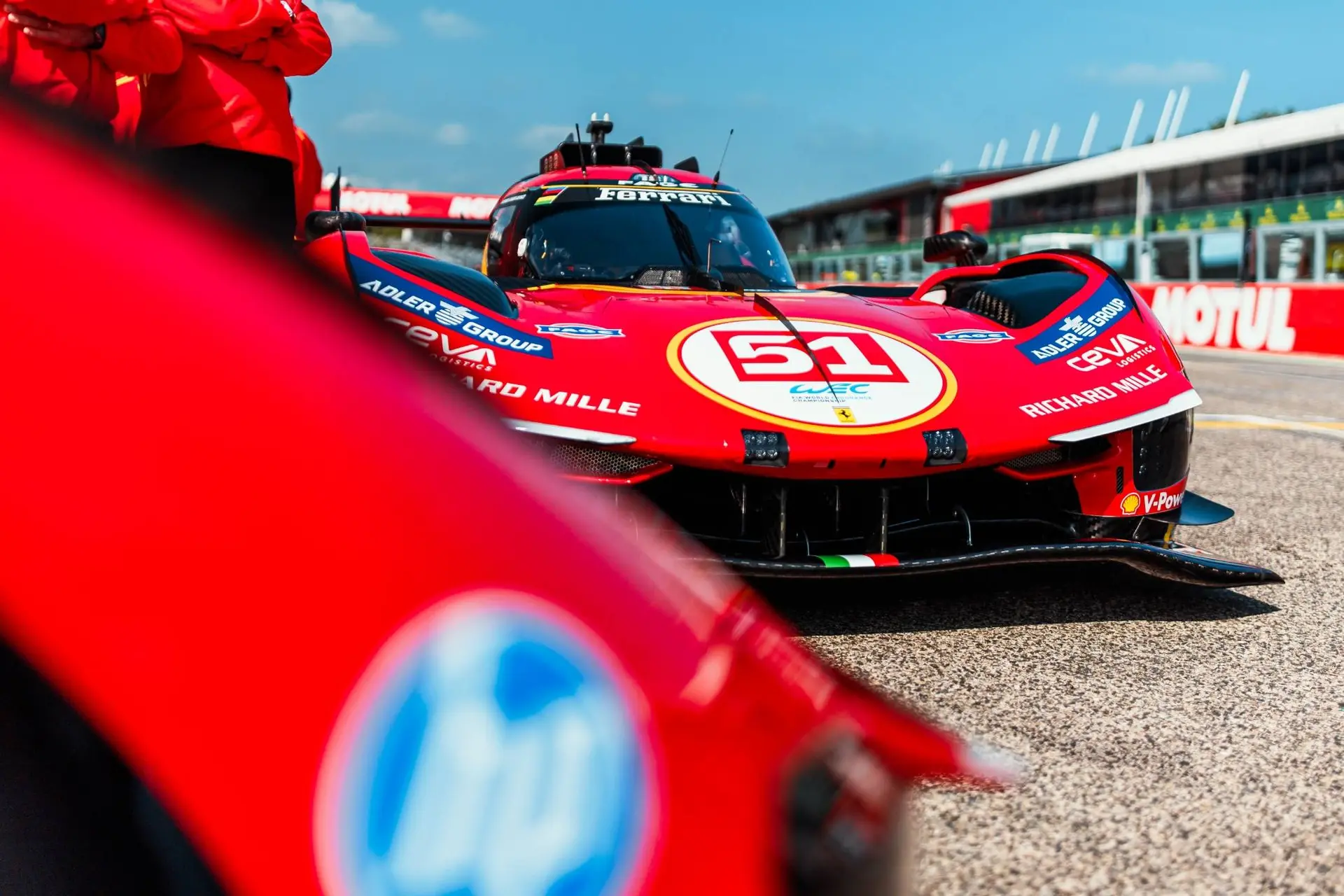 Ferrari 499P Le Mans di colore rosso
