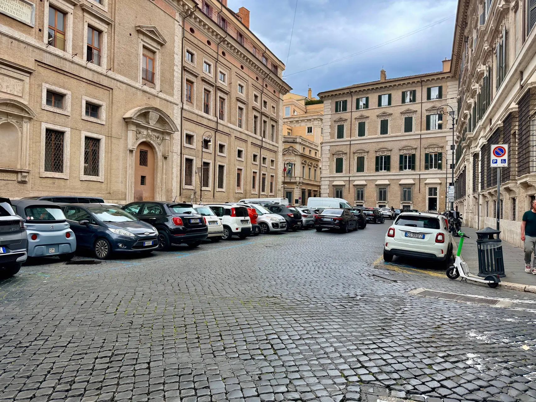 sampietrini-roma-parcheggio