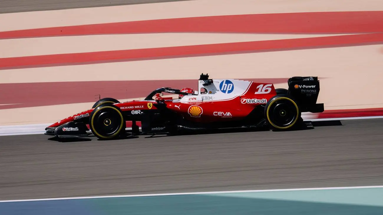 scuderia-ferrari-test-bahrain-wednesday-land