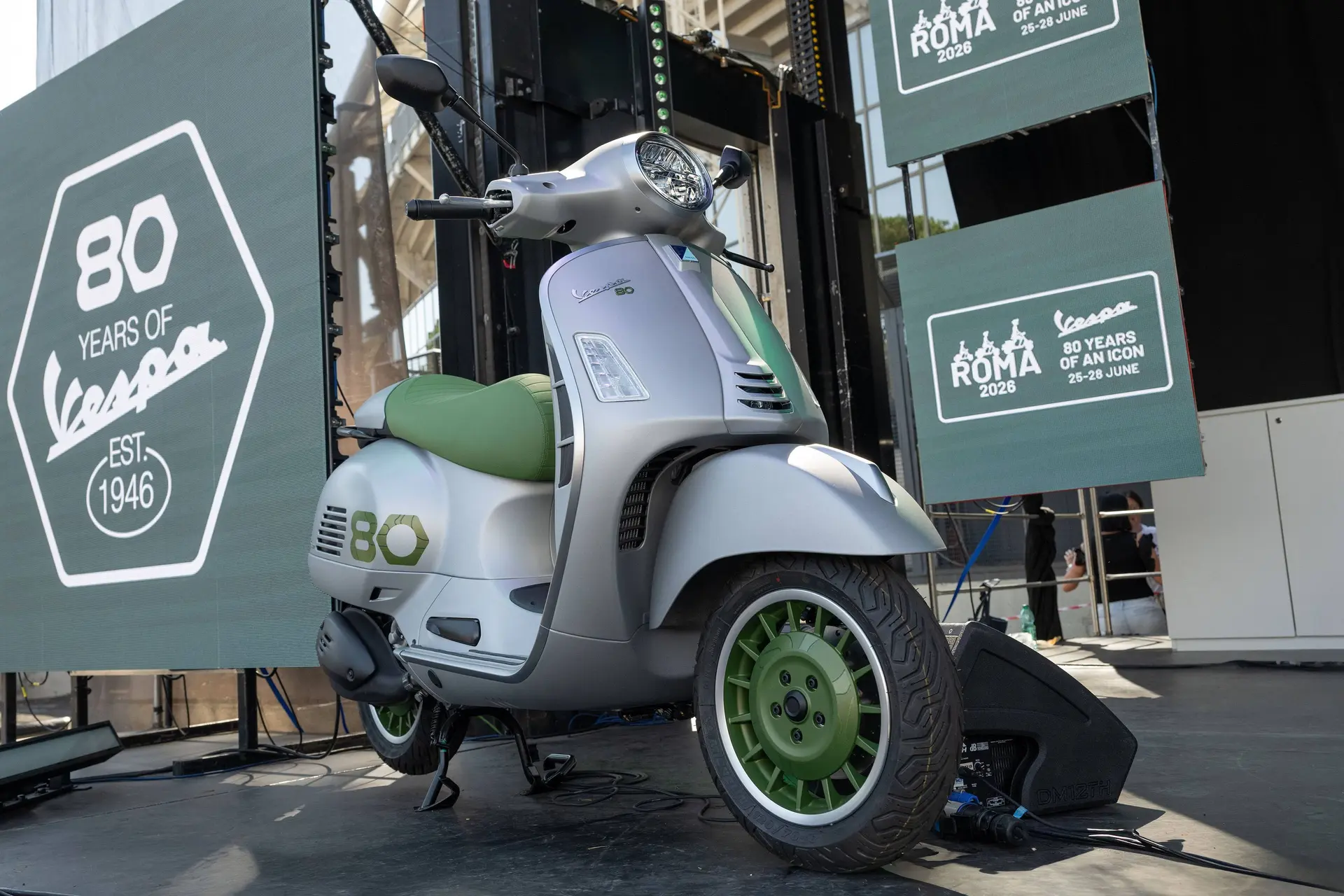 01-vespa-edizione-ottantesimo dal vivo