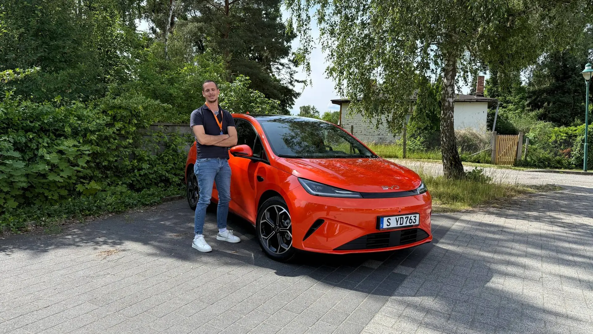 BYD Dolphin G DM-i orange