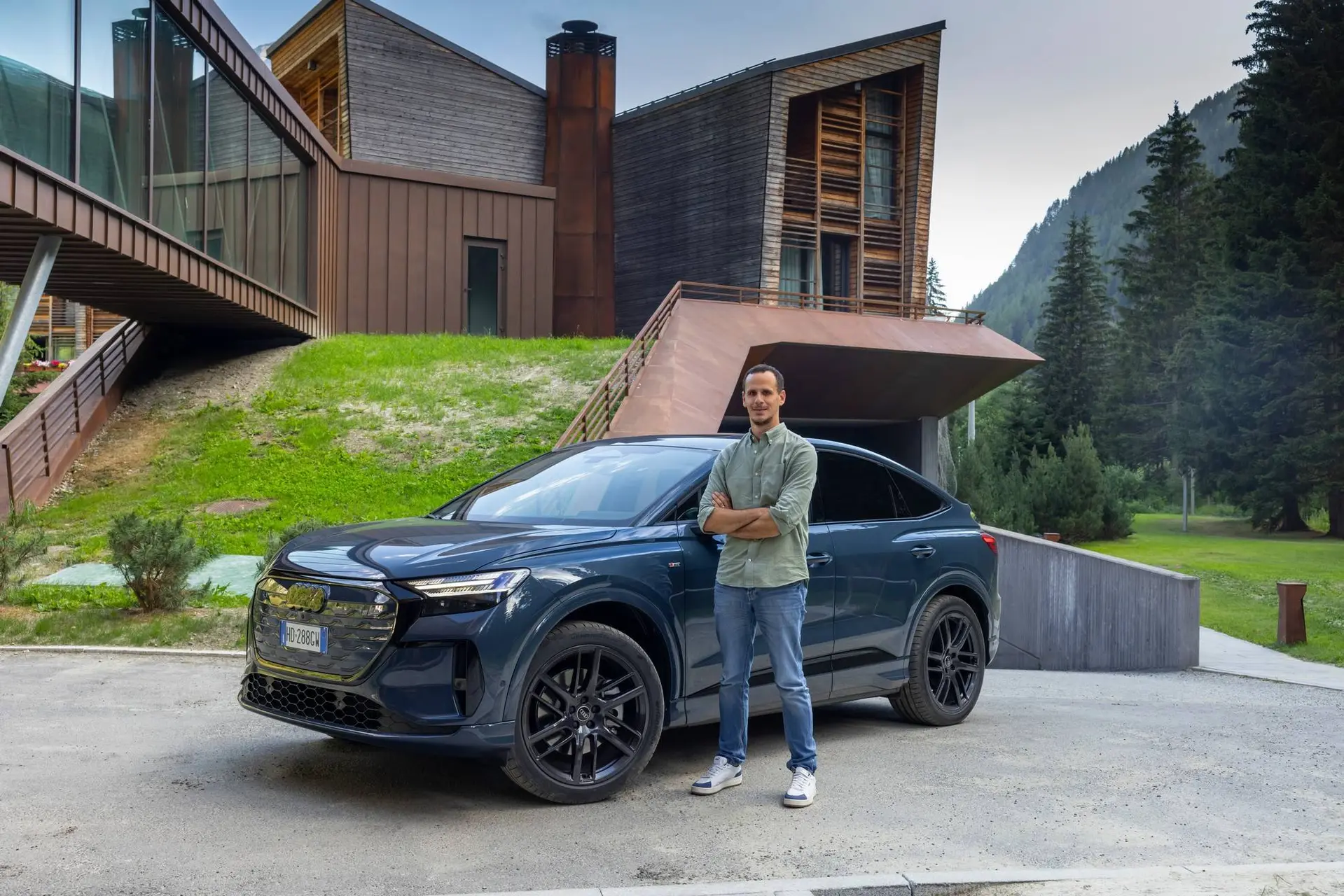 Audi_Q4_2026_01