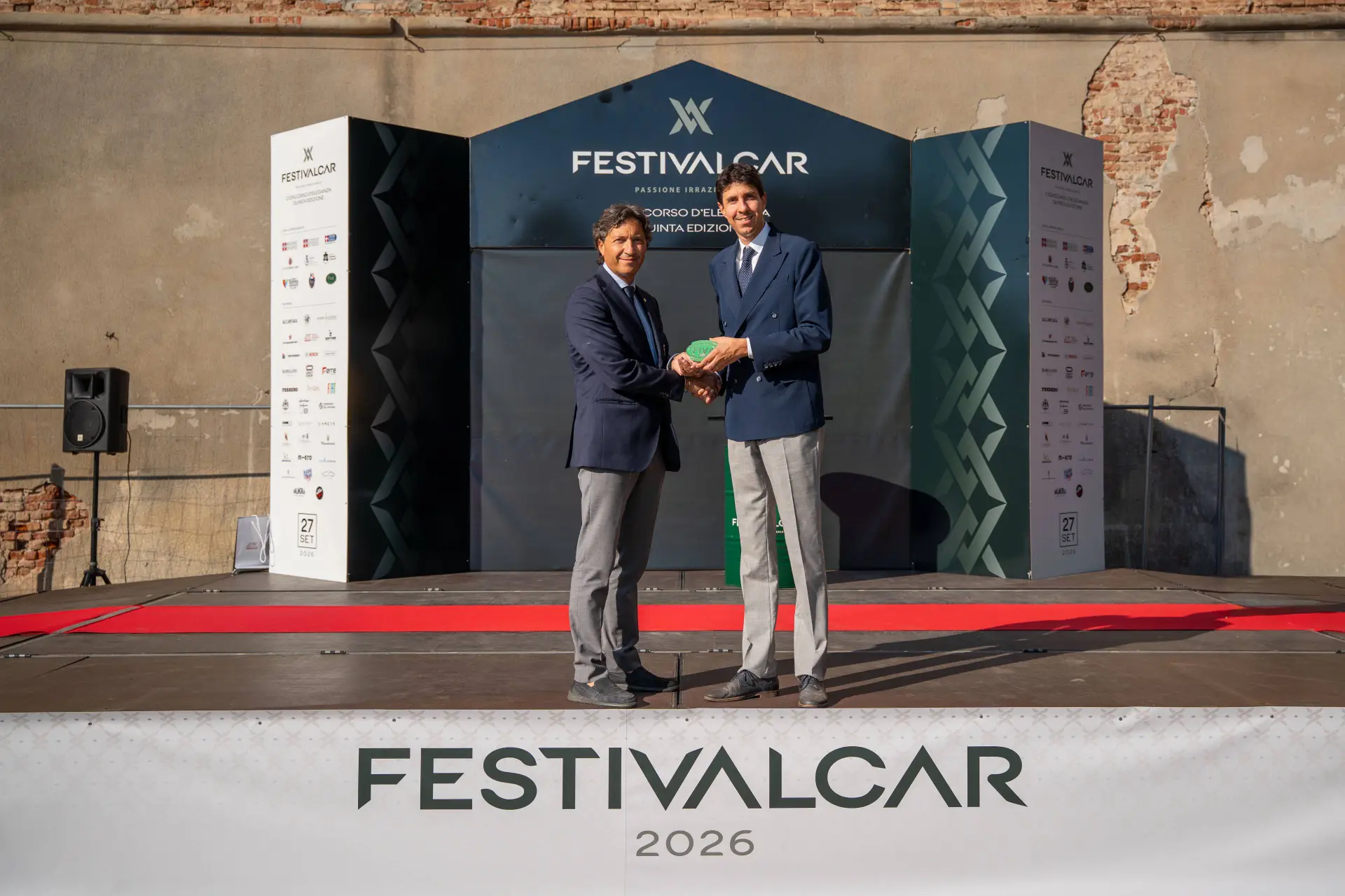 fiva e festival car unione stretta di mano