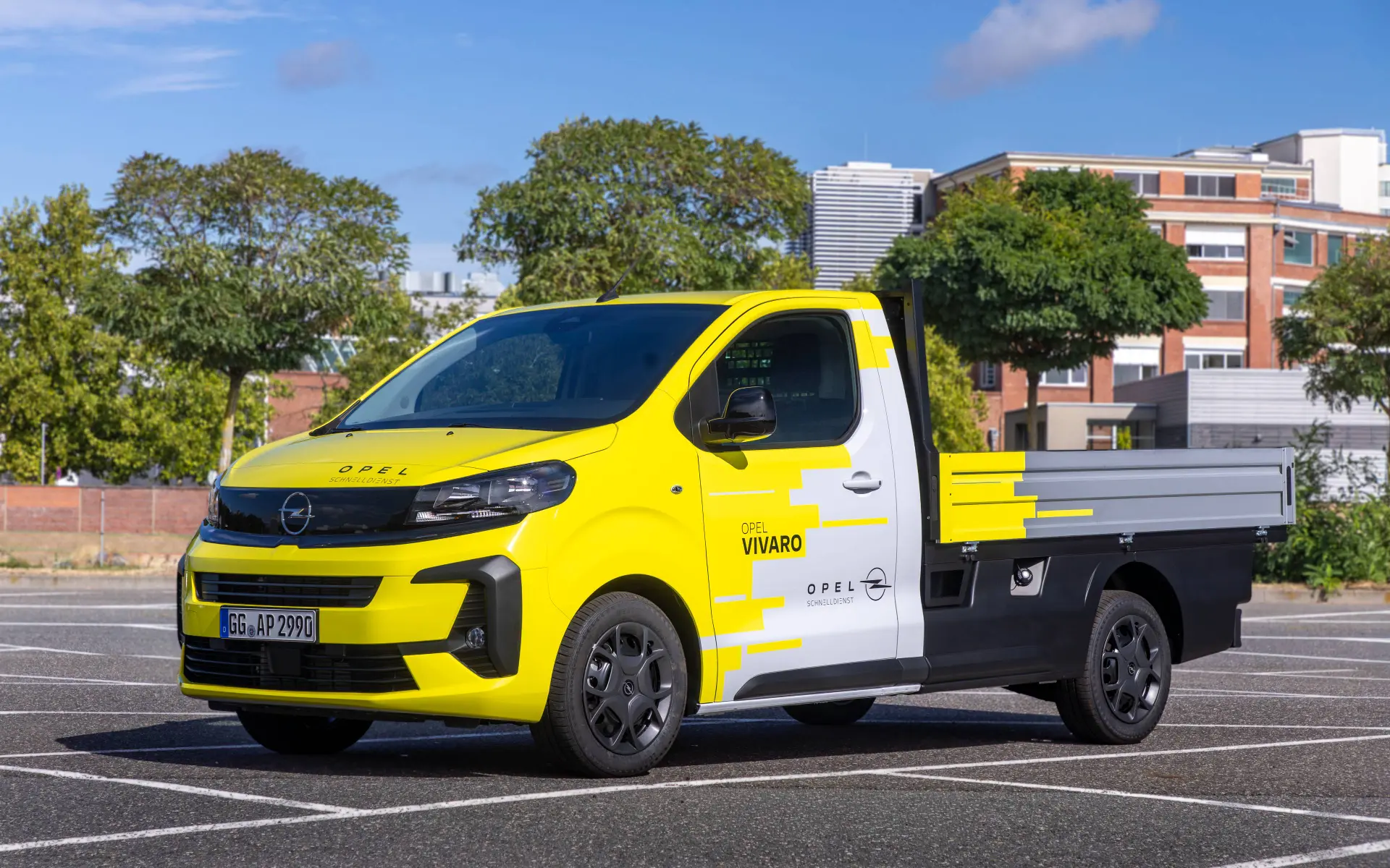 opel-vivaro-flatbed anteriore