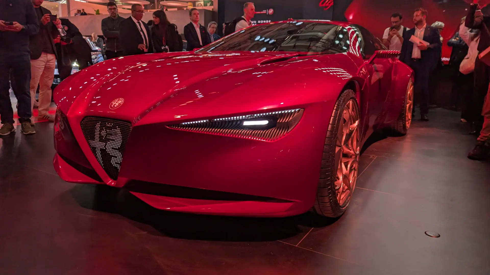 Alfa Romeo Cuorerosso frontale