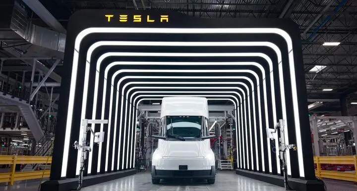 tesla s semi has the range the chargers are the problem 720x386