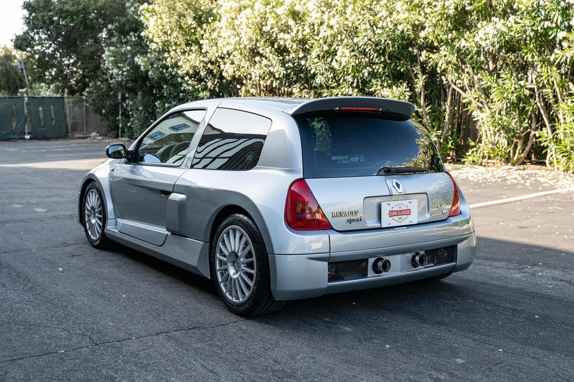 tiny-hot-hatch-just-sold-for-porsche-money-has-a-punchy-v6-behind-the-seats-and-a-fatty-widebody_15