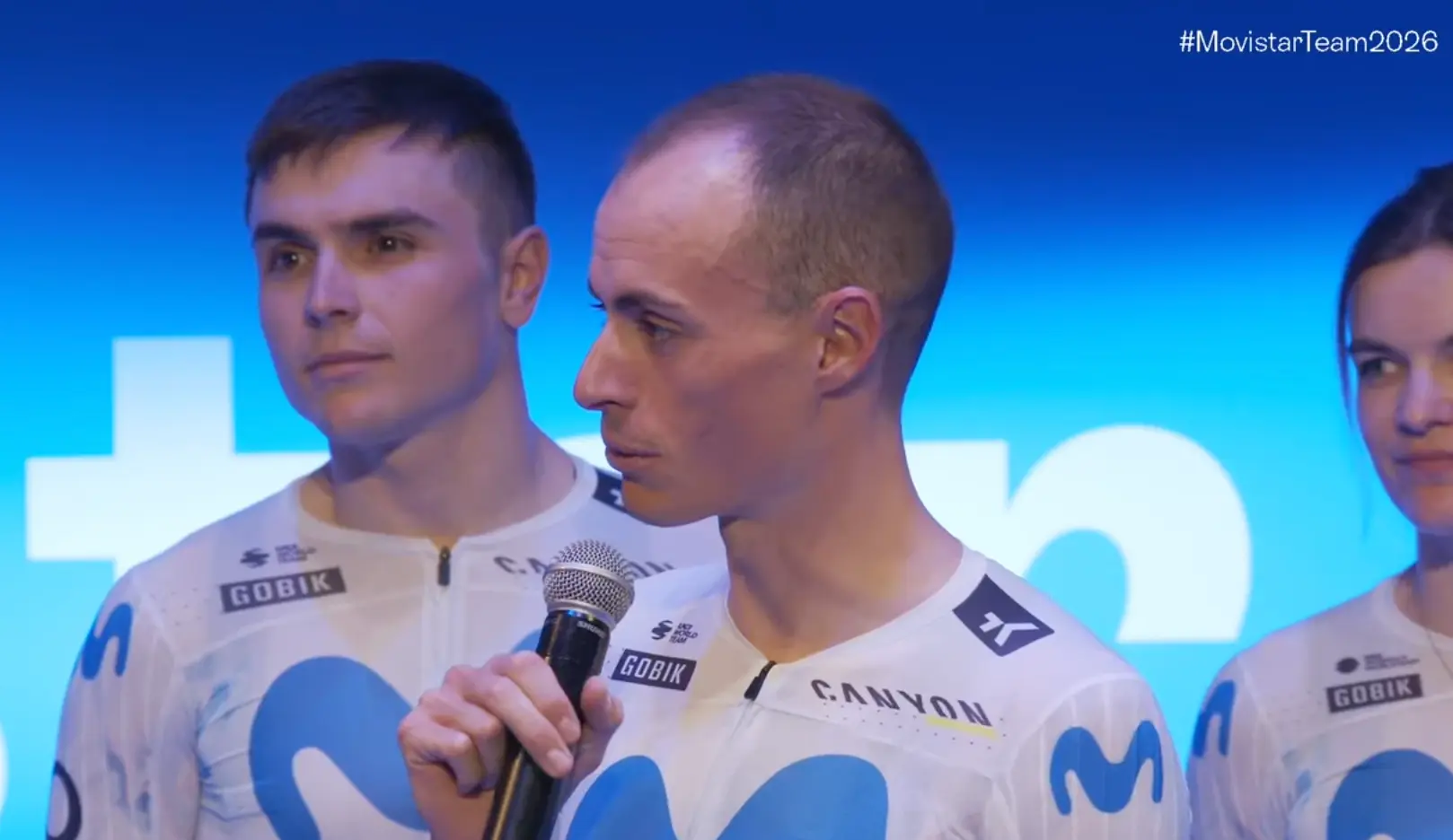 Enric Mas, con Raúl García Pierna, en la presentación de Movistar Team.
