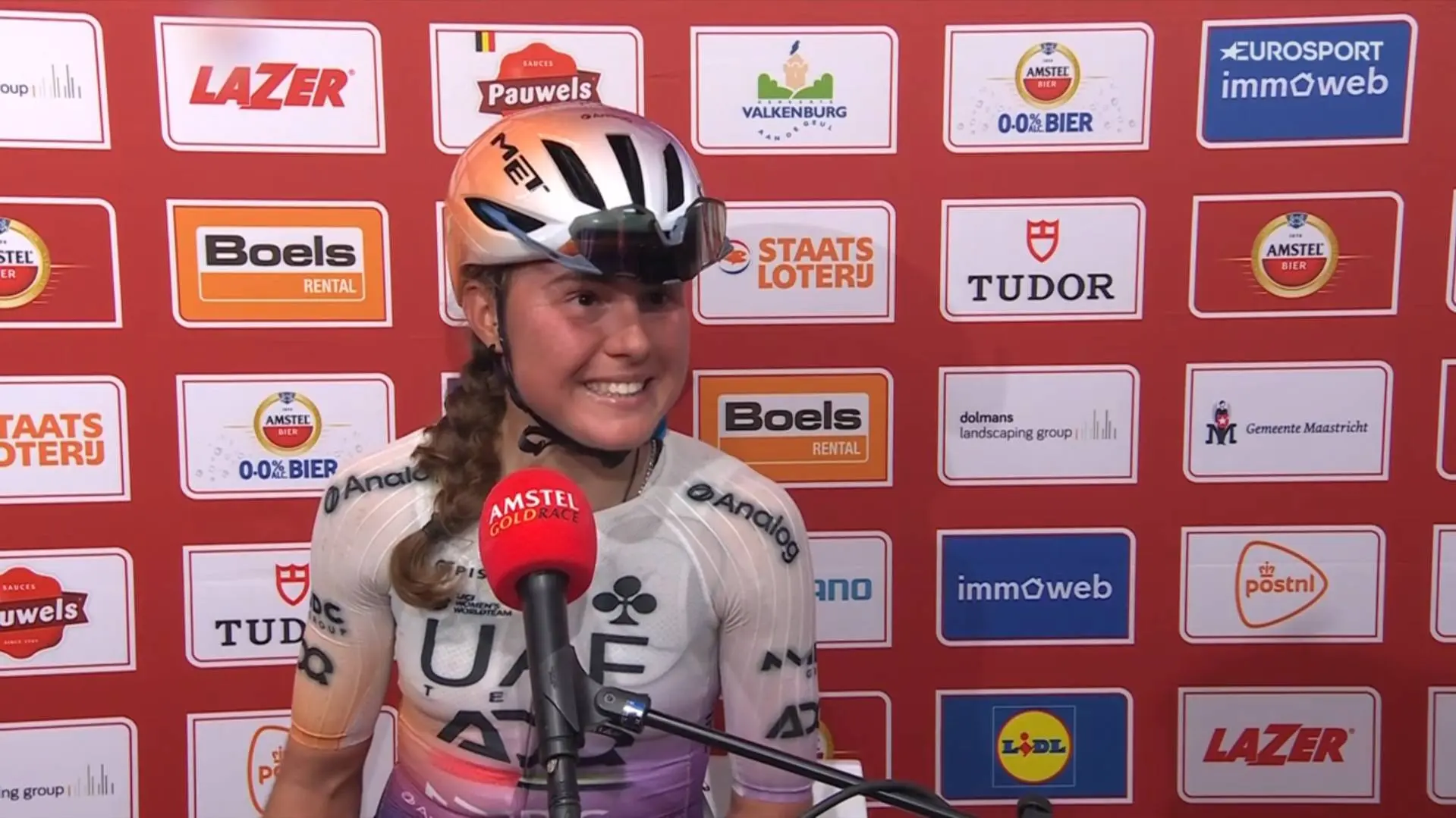 Paula Blasi durante su victoria en la Amstel Gold Race 2026