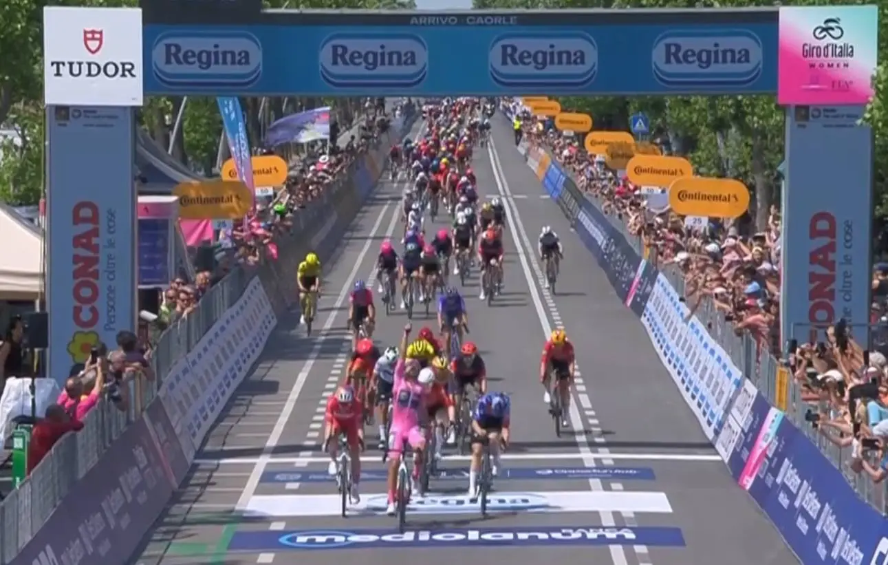 Elisa Balsamo gana la etapa 2 del Giro de Italia Femenino 2026.