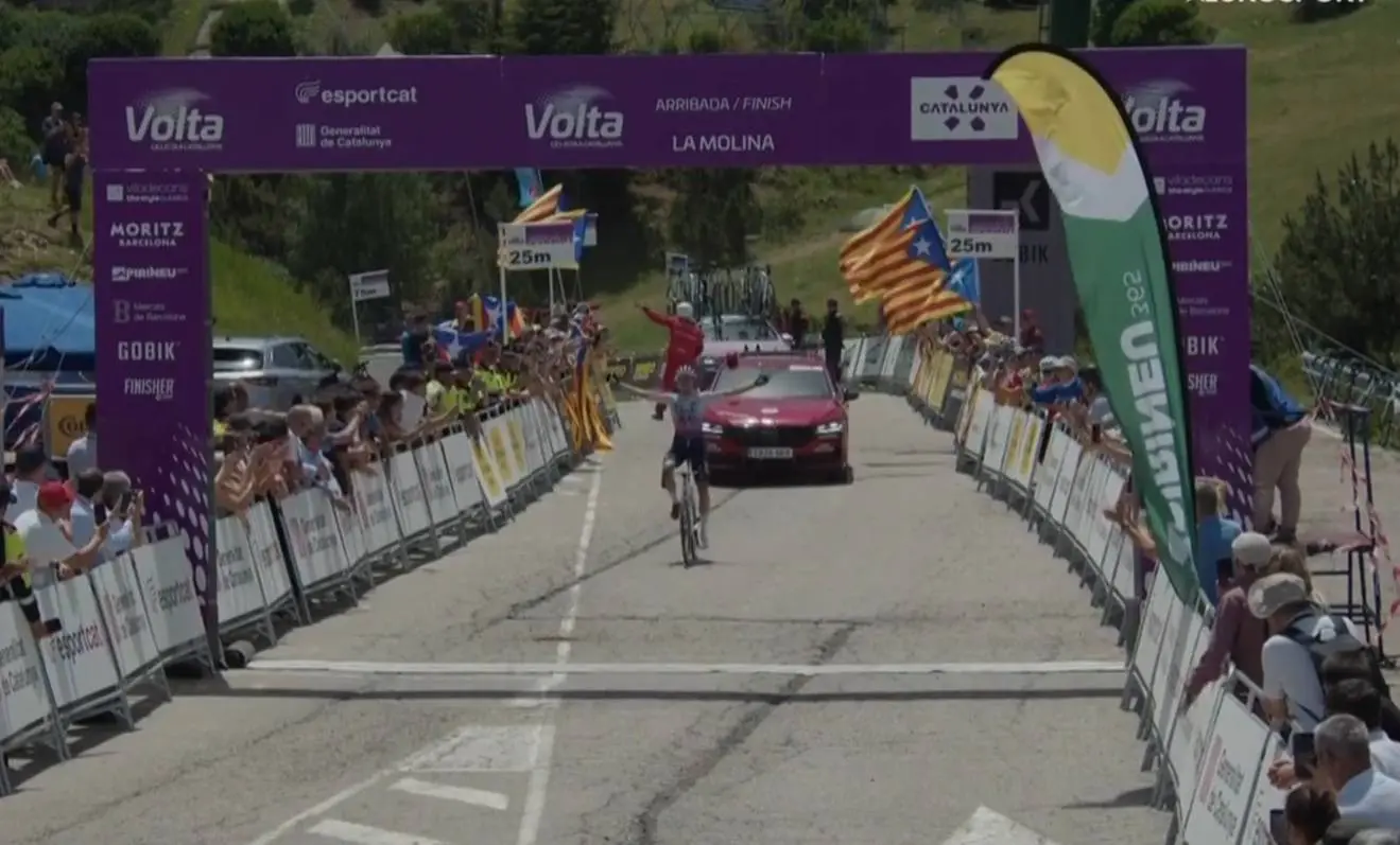 Paula Blasi gana la etapa reina de la Volta a Catalunya Femenina 2026.