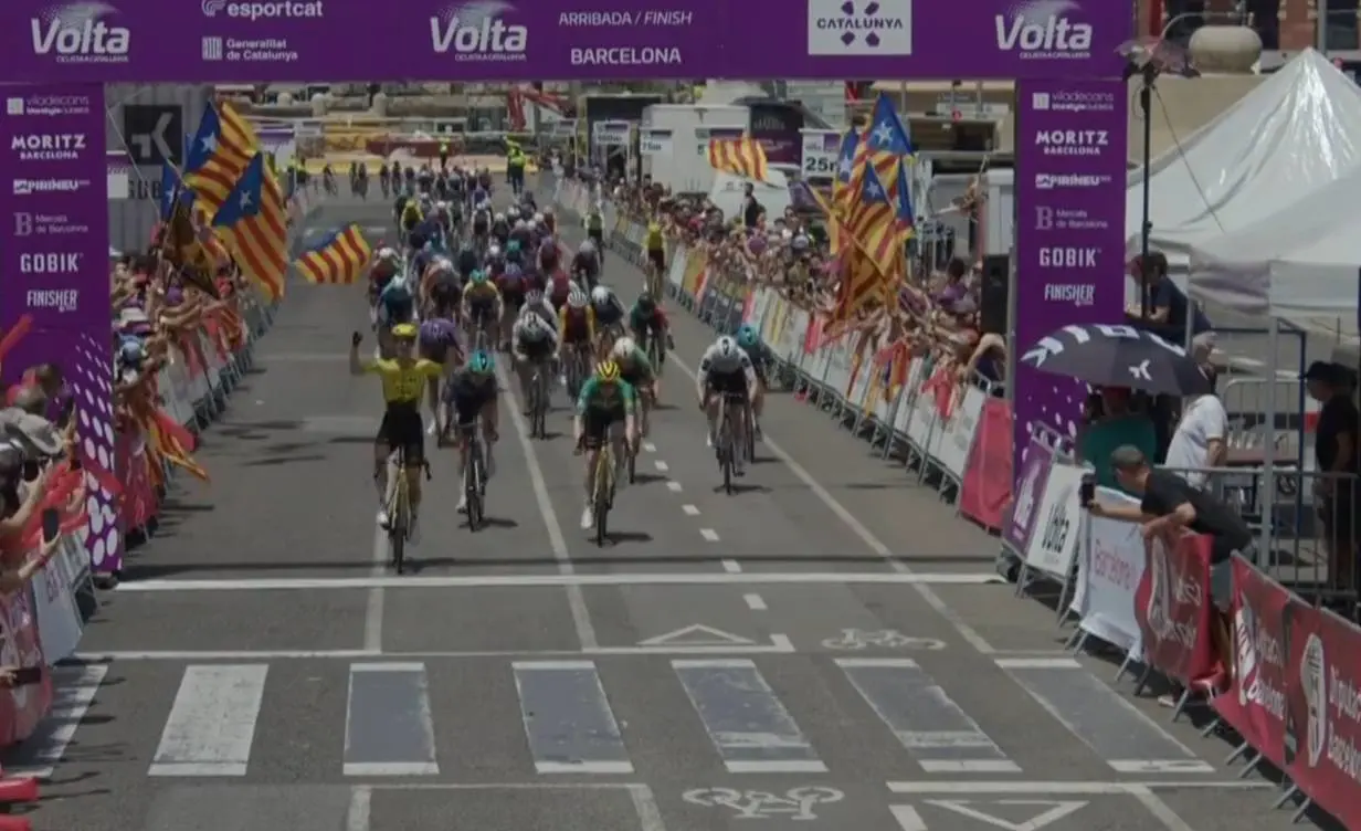 Marianne Vos gana la etapa final de la Volta a Catalunya.
