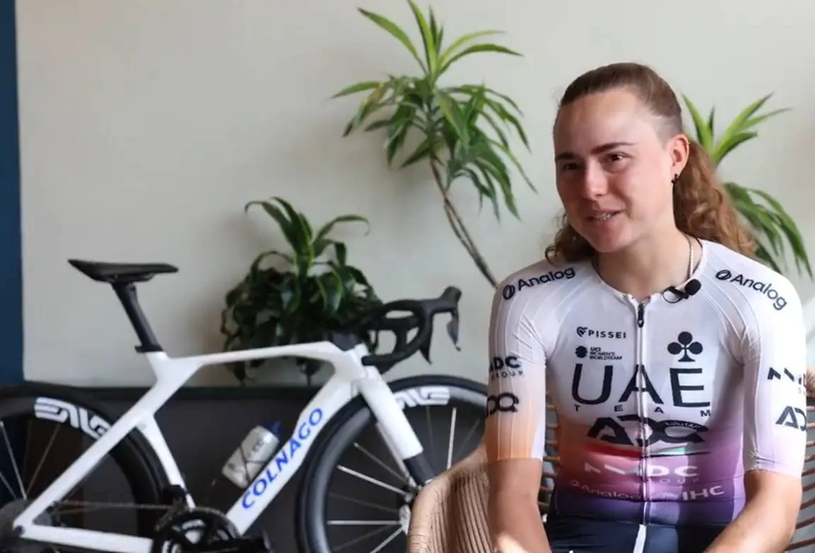 Paula Blasi, estrella del UAE Team ADQ.
