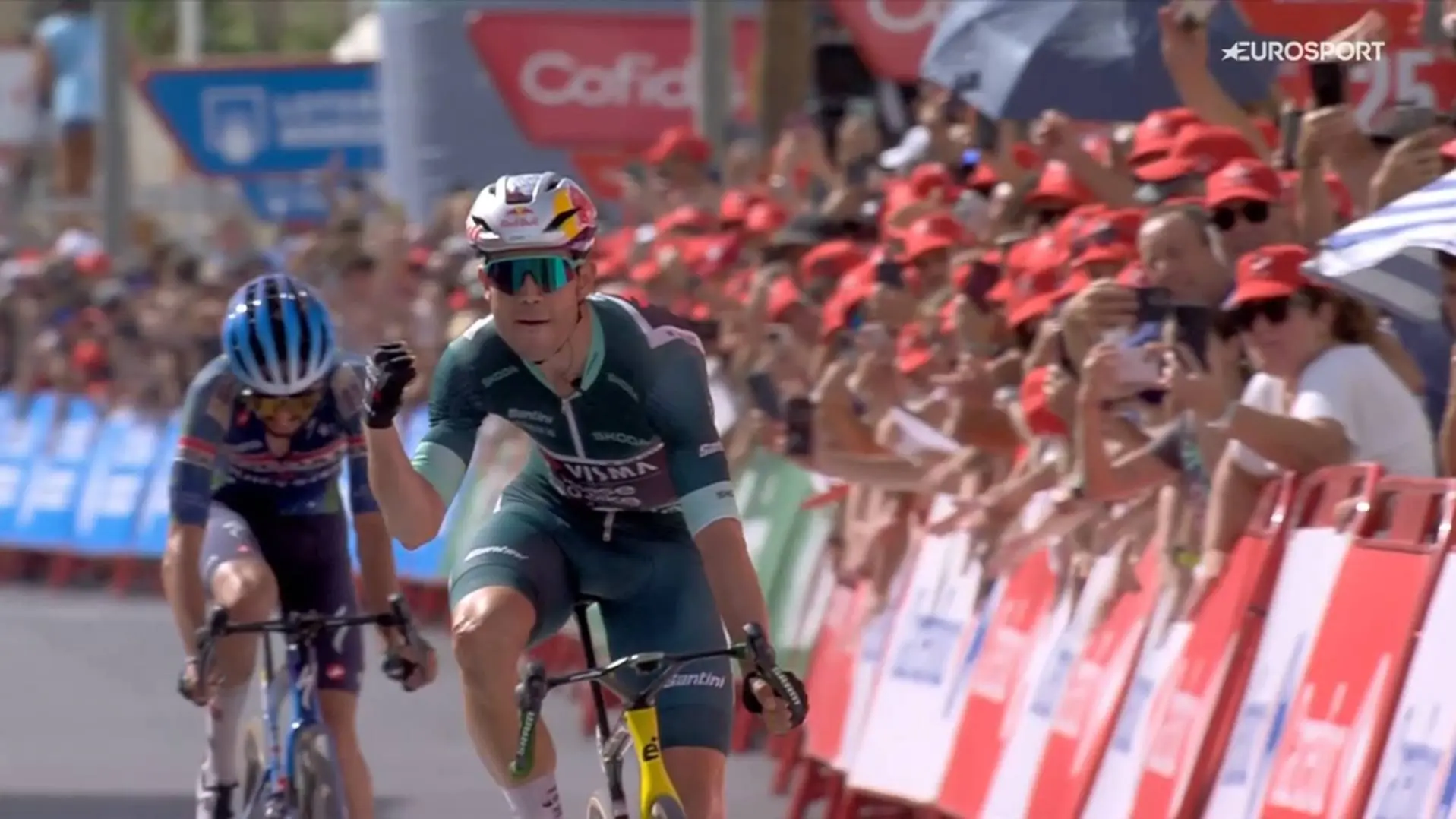 Wout van Aert gana la etapa 13 de la Vuelta a España 2026.