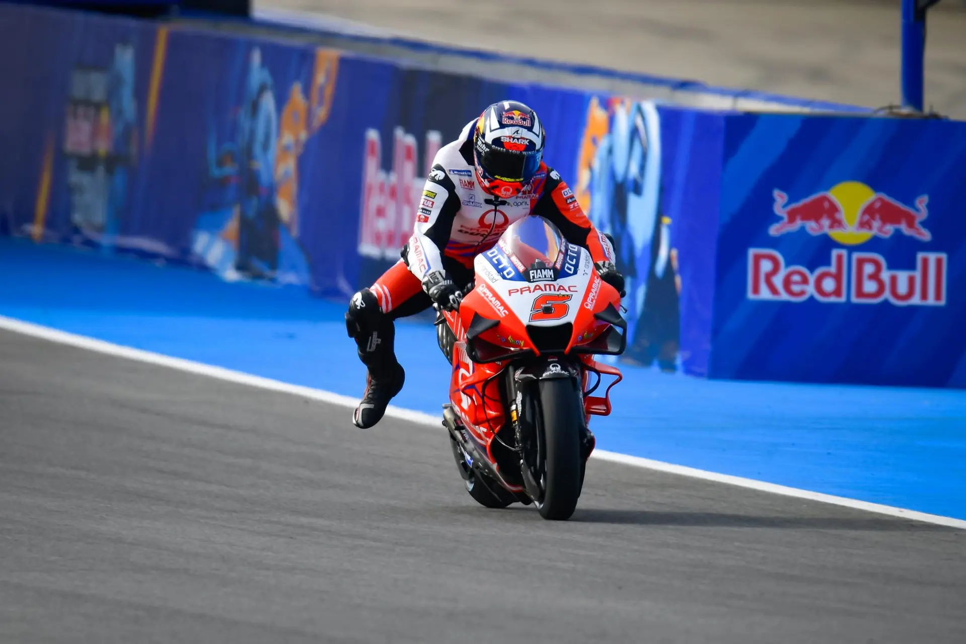 05 johann zarco dsc8189gallery full top fullscreen