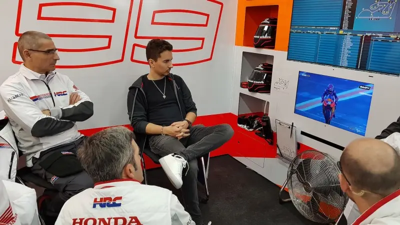 2019 jorge lorenzo official valencia motogp images 1 e1547989365421