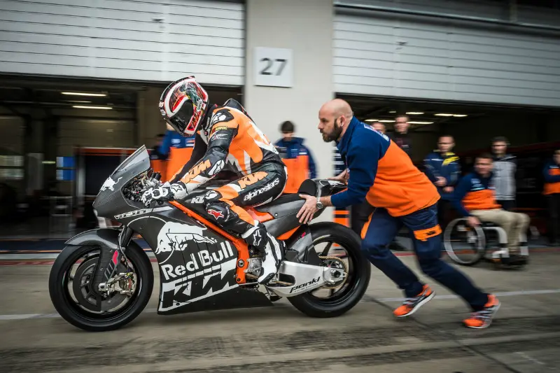 alex hofmann test ktm rc16 motogp