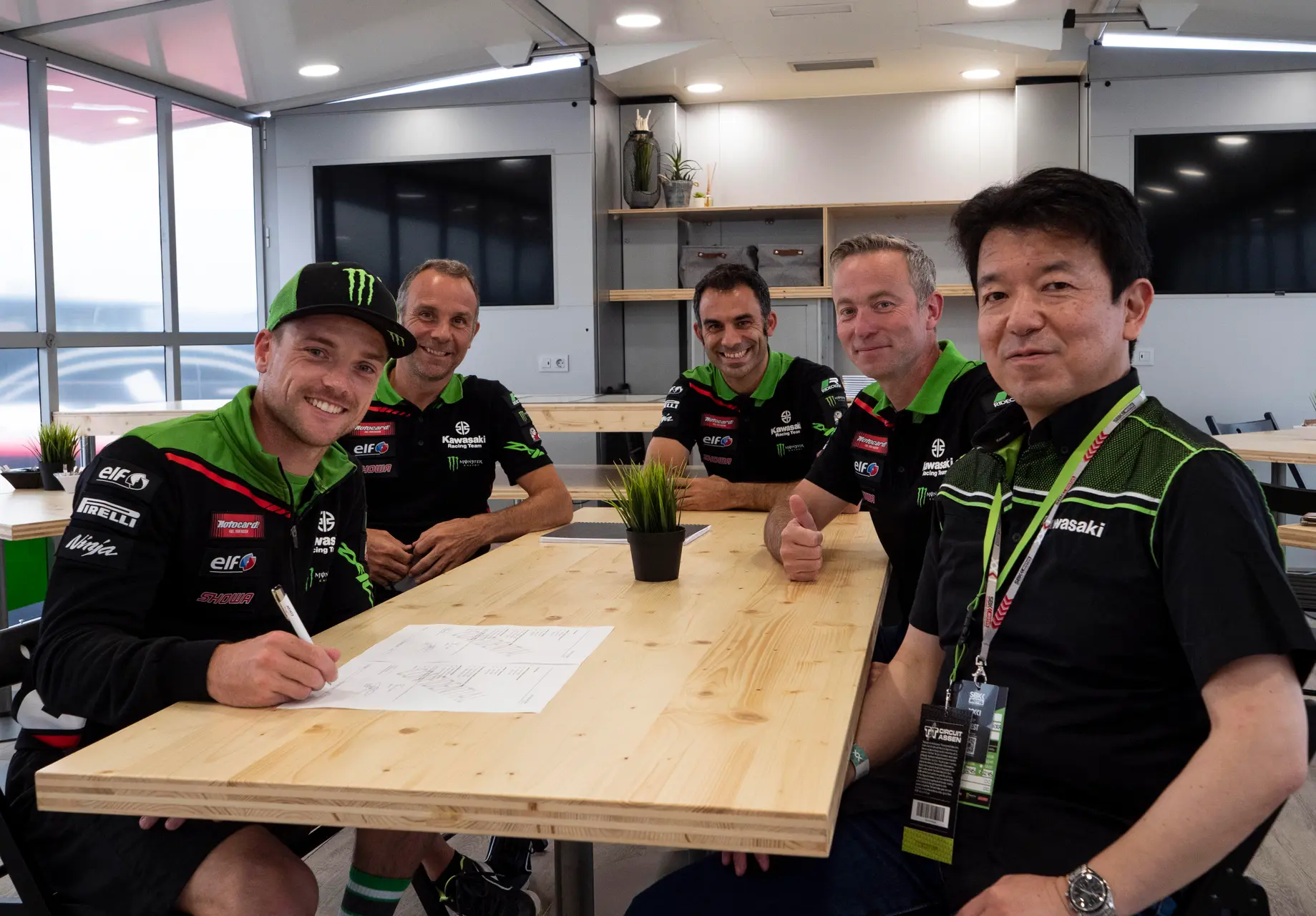 alex lowes signs new krt contract 2022 2023