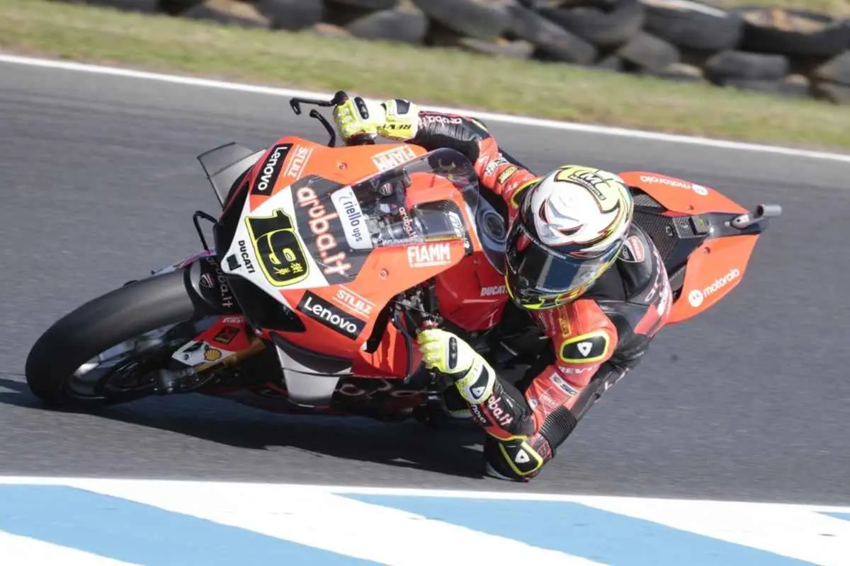 alvaro bautista 4