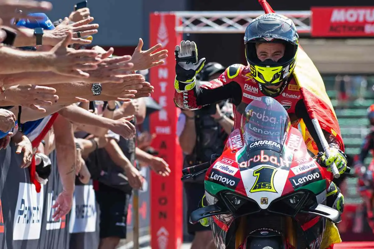 alvaro bautista 4