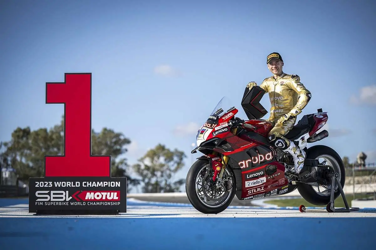 alvaro bautista 4