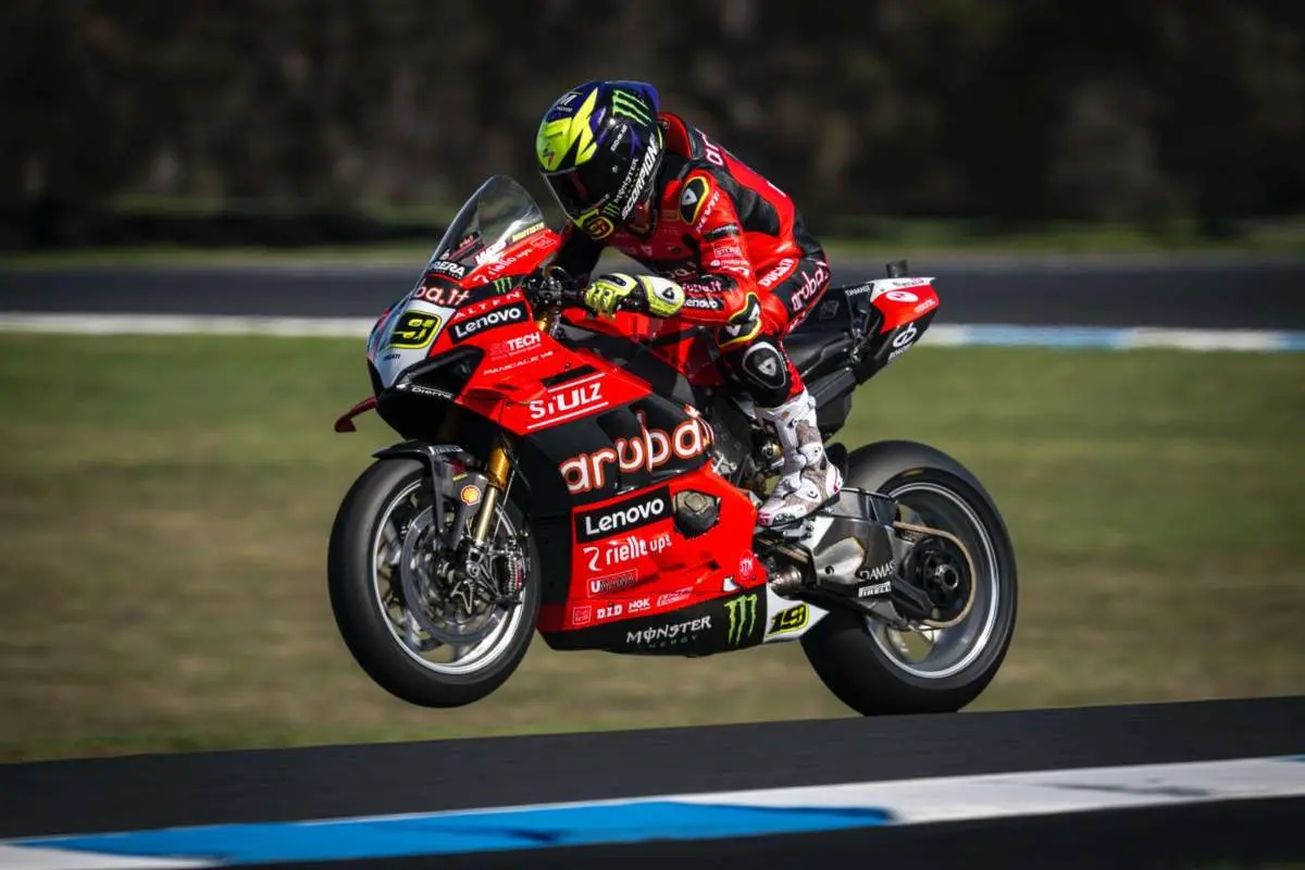 alvaro bautista ducati superbike