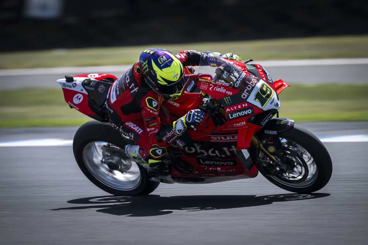 alvaro bautista superbike ducati