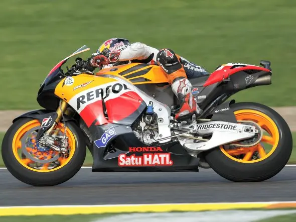 andrea dovizioso race valencia 2011